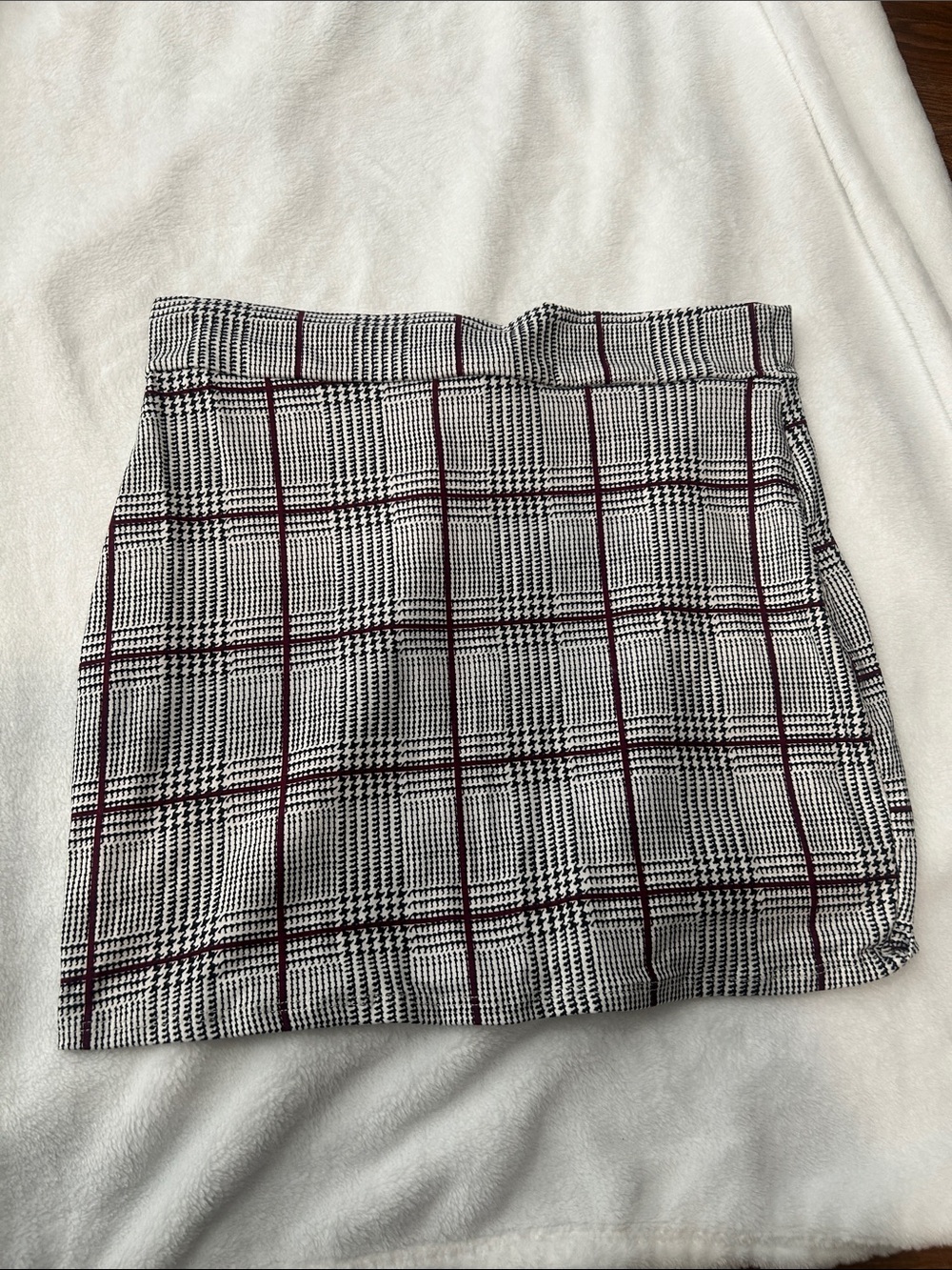 Fashion Nova Black & White Plaid Mini Skirt with Burgundy Windowpane